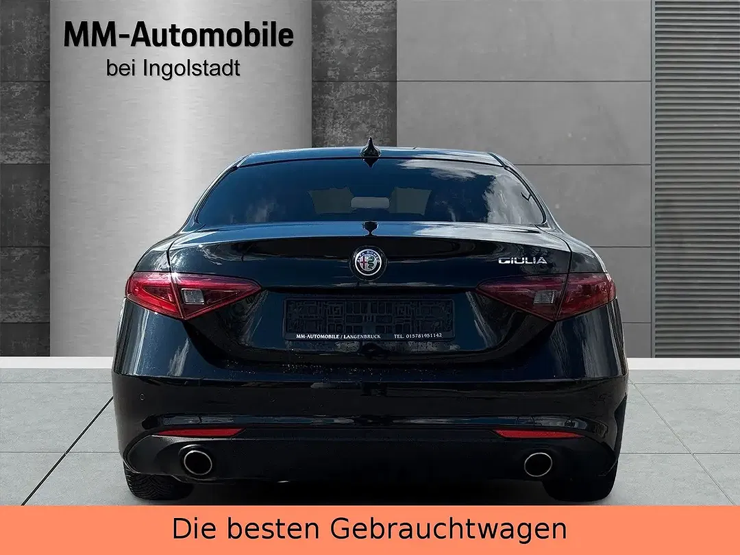 Alfa Romeo Giulia - Thumbnail 4