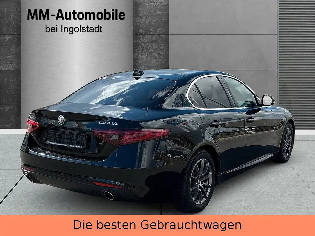 Alfa Romeo Giulia - Thumbnail 5