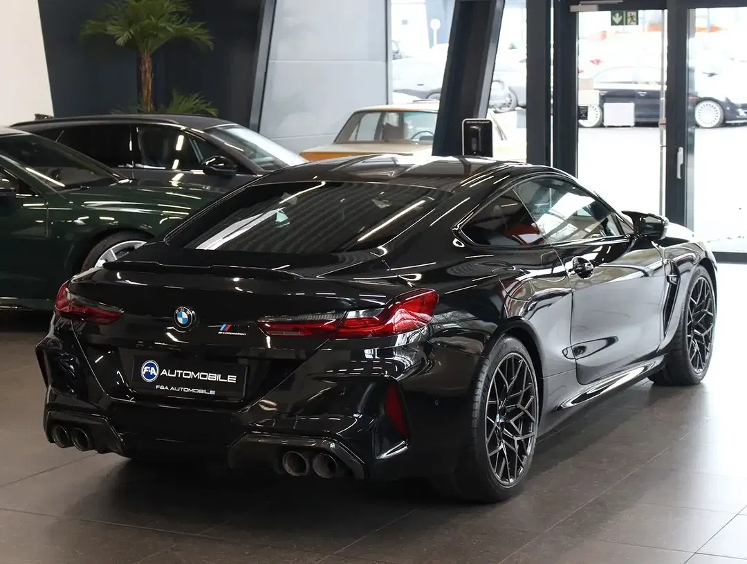 BMW M8 M Competition Coupe - Thumbnail 3