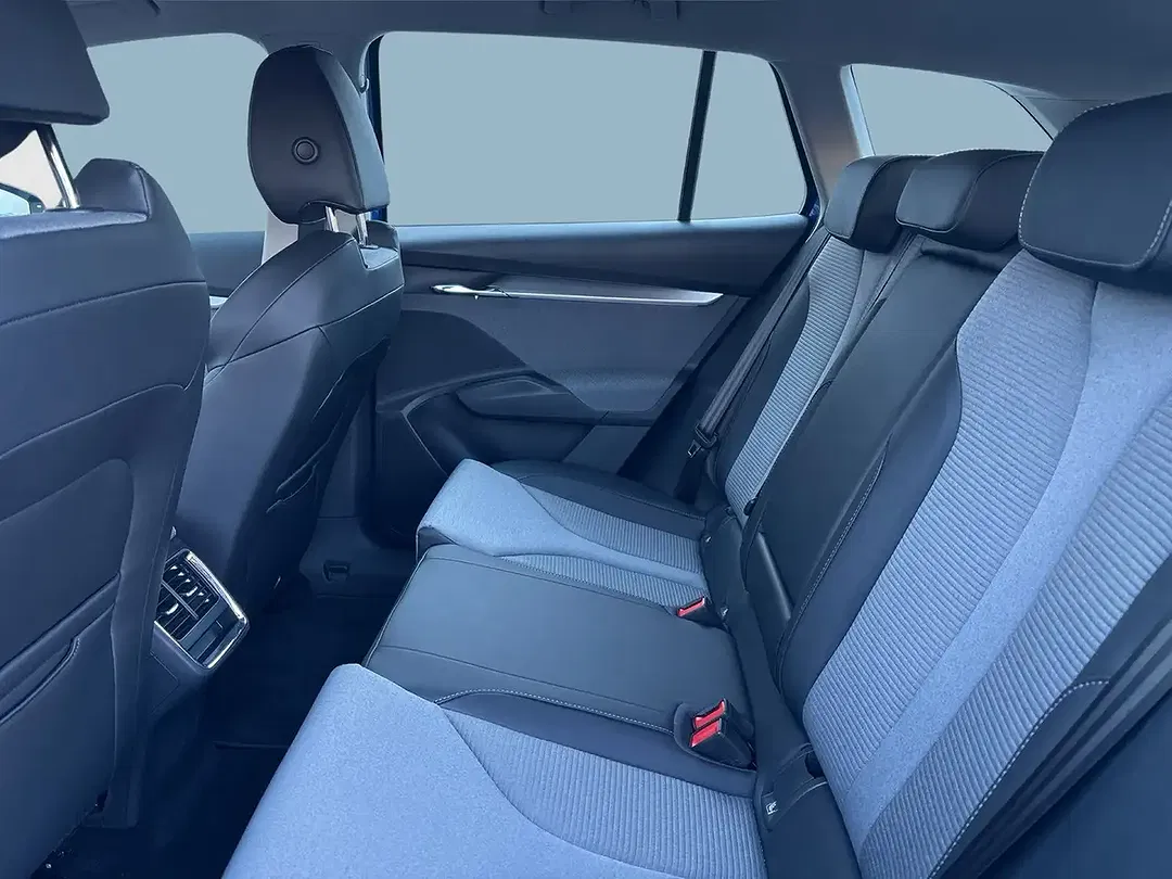 Skoda Enyaq 50 Loft - Thumbnail 8