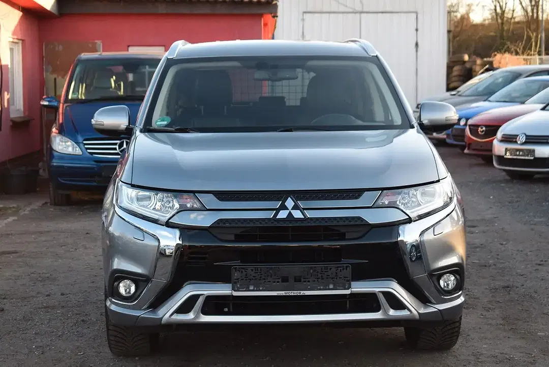 Mitsubishi Outlander PHEV 4WD Basis Spirit - foto 1