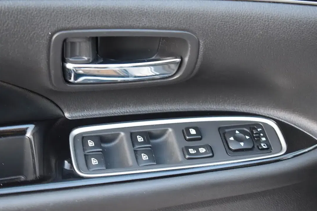 Mitsubishi Outlander PHEV 4WD Basis Spirit - Thumbnail 10