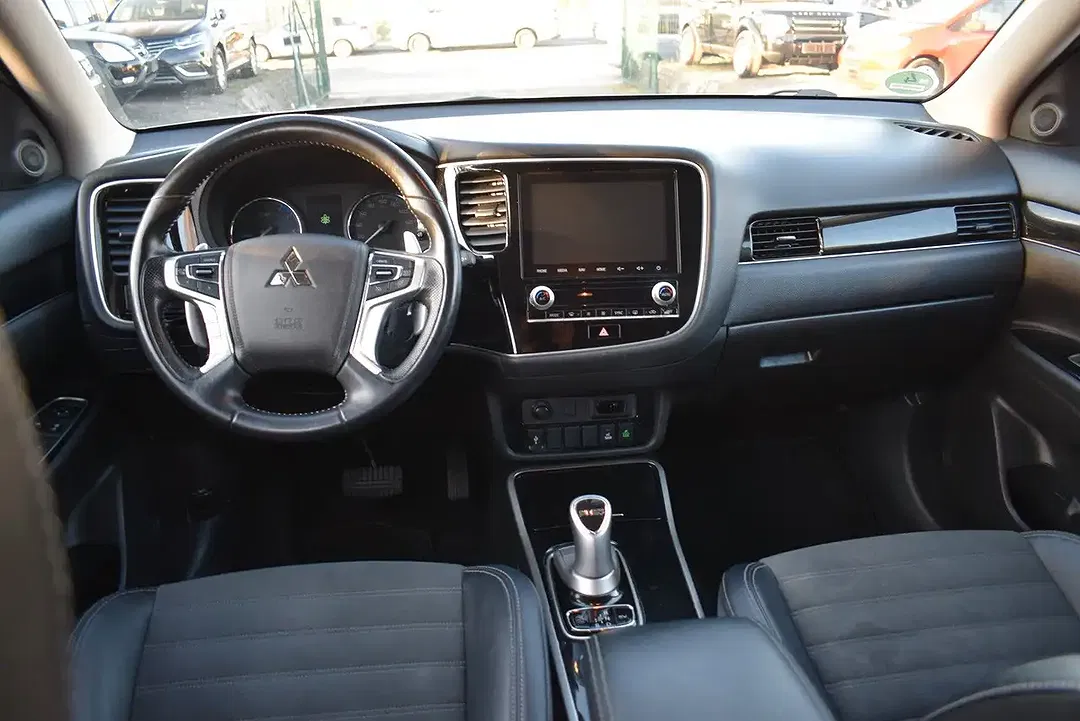 Mitsubishi Outlander PHEV 4WD Basis Spirit - foto 15