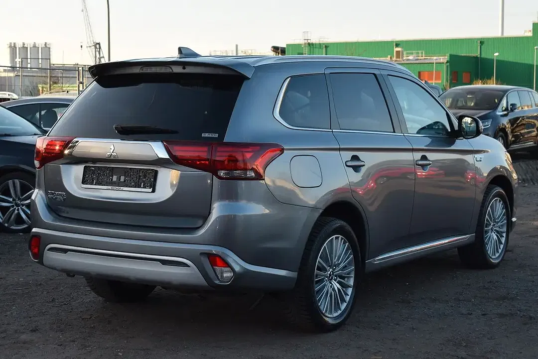 Mitsubishi Outlander PHEV 4WD Basis Spirit - Thumbnail 6