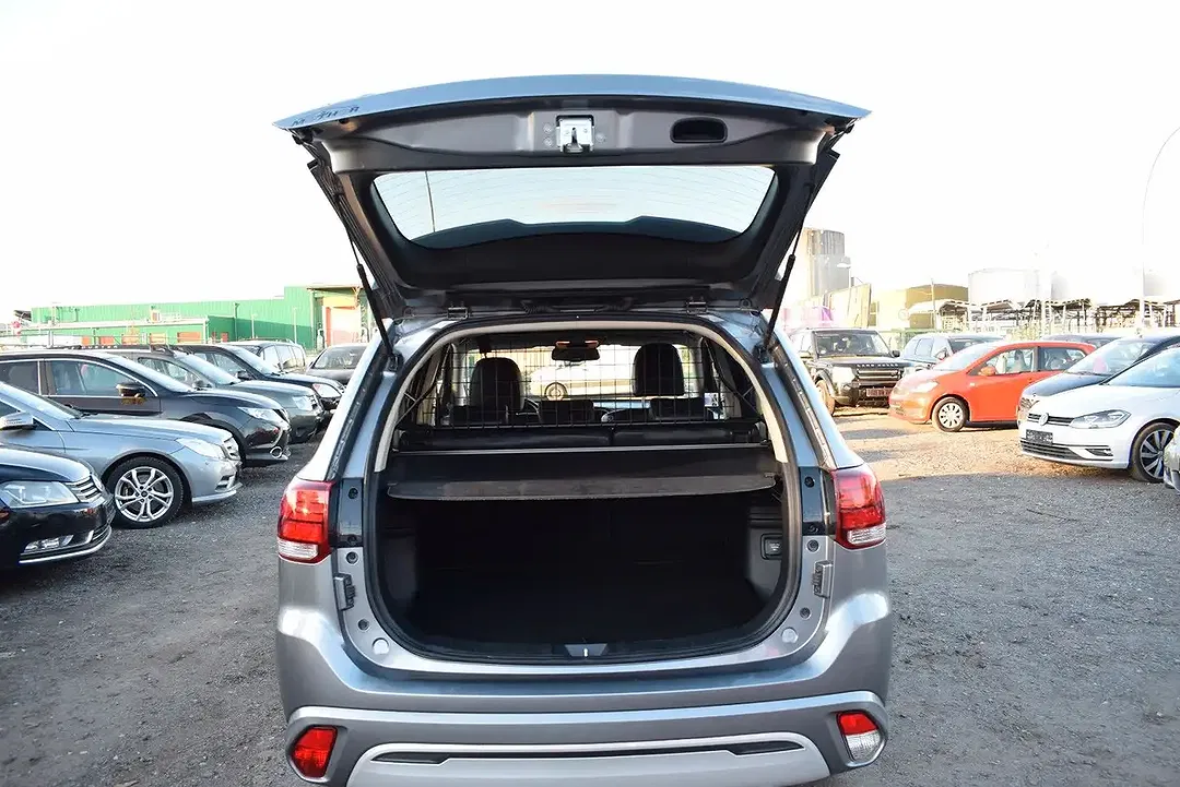 Mitsubishi Outlander PHEV 4WD Basis Spirit - Thumbnail 8