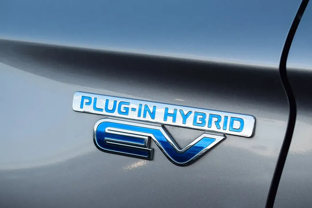 Mitsubishi Outlander PHEV 4WD Basis Spirit - Thumbnail 9