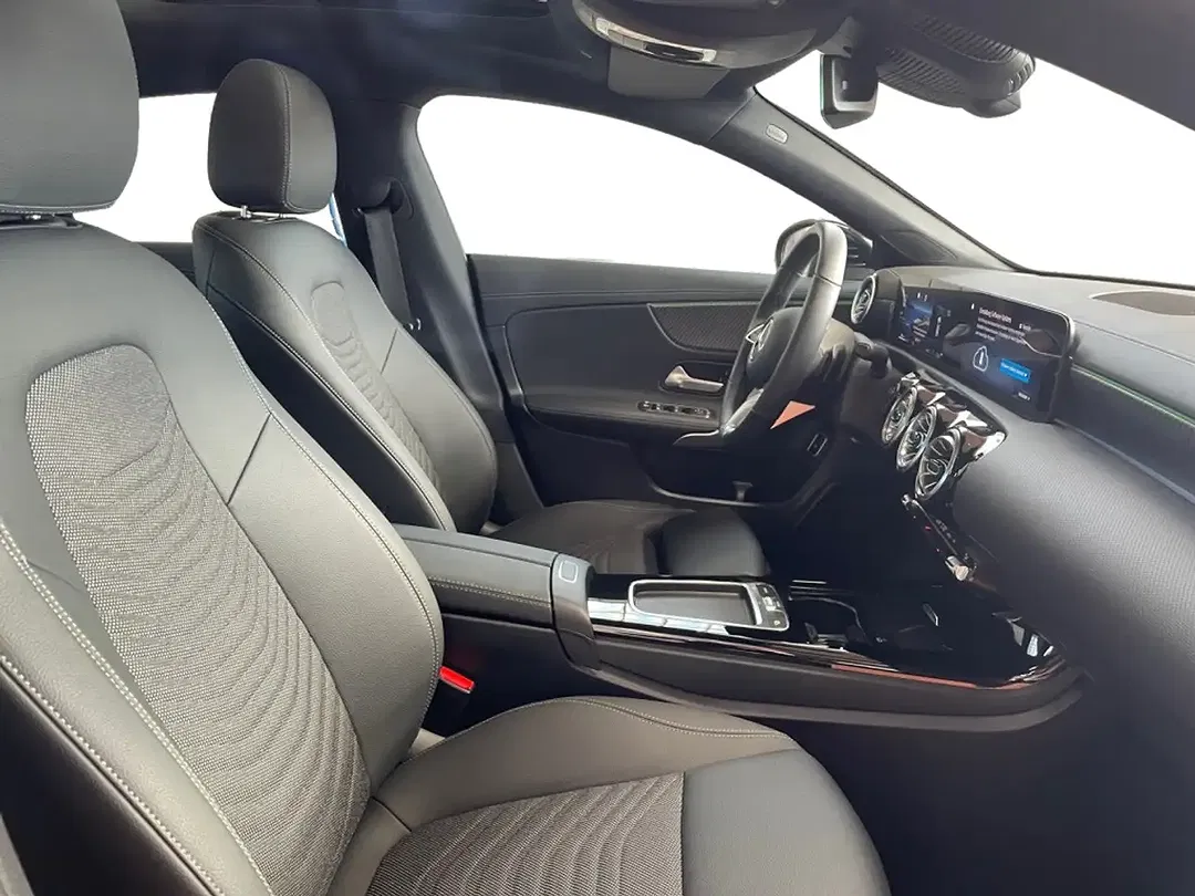 Mercedes-Benz CLA 200 Progressive - Thumbnail 3