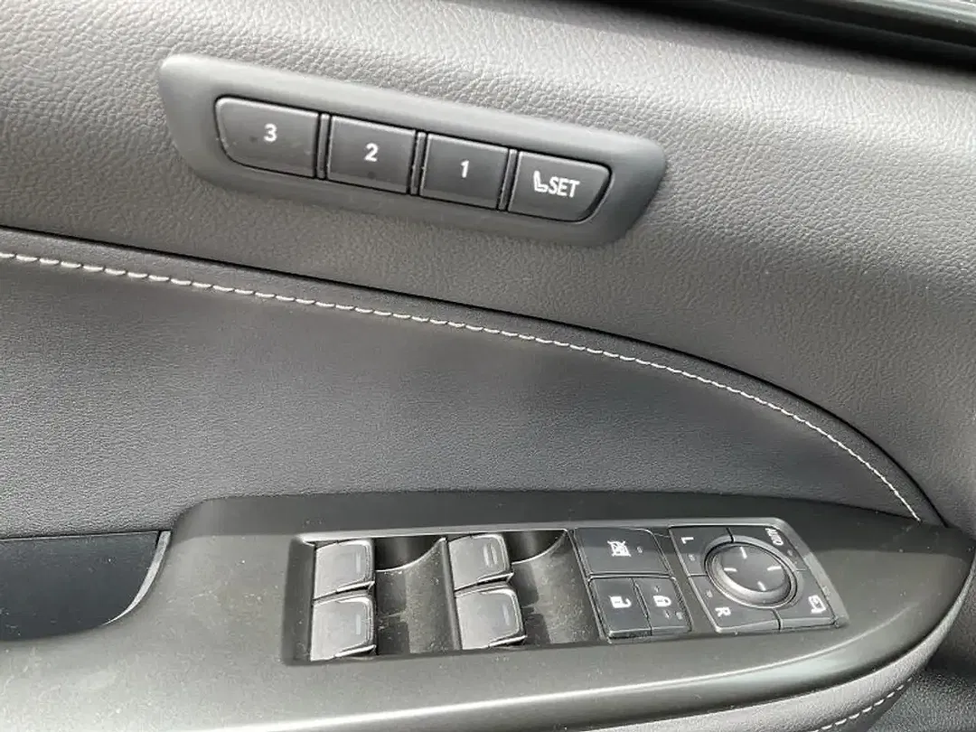 Lexus NX 450h+ PHEV - Thumbnail 16