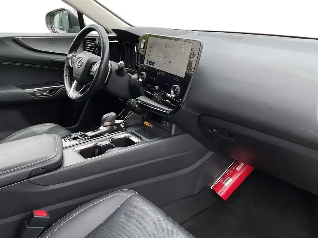 Lexus NX 450h+ PHEV - Thumbnail 6