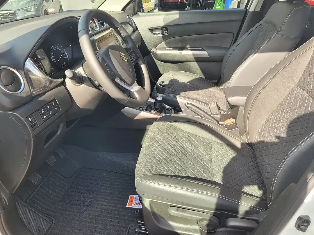 Suzuki Vitara 1.4 4x4 - Thumbnail 12