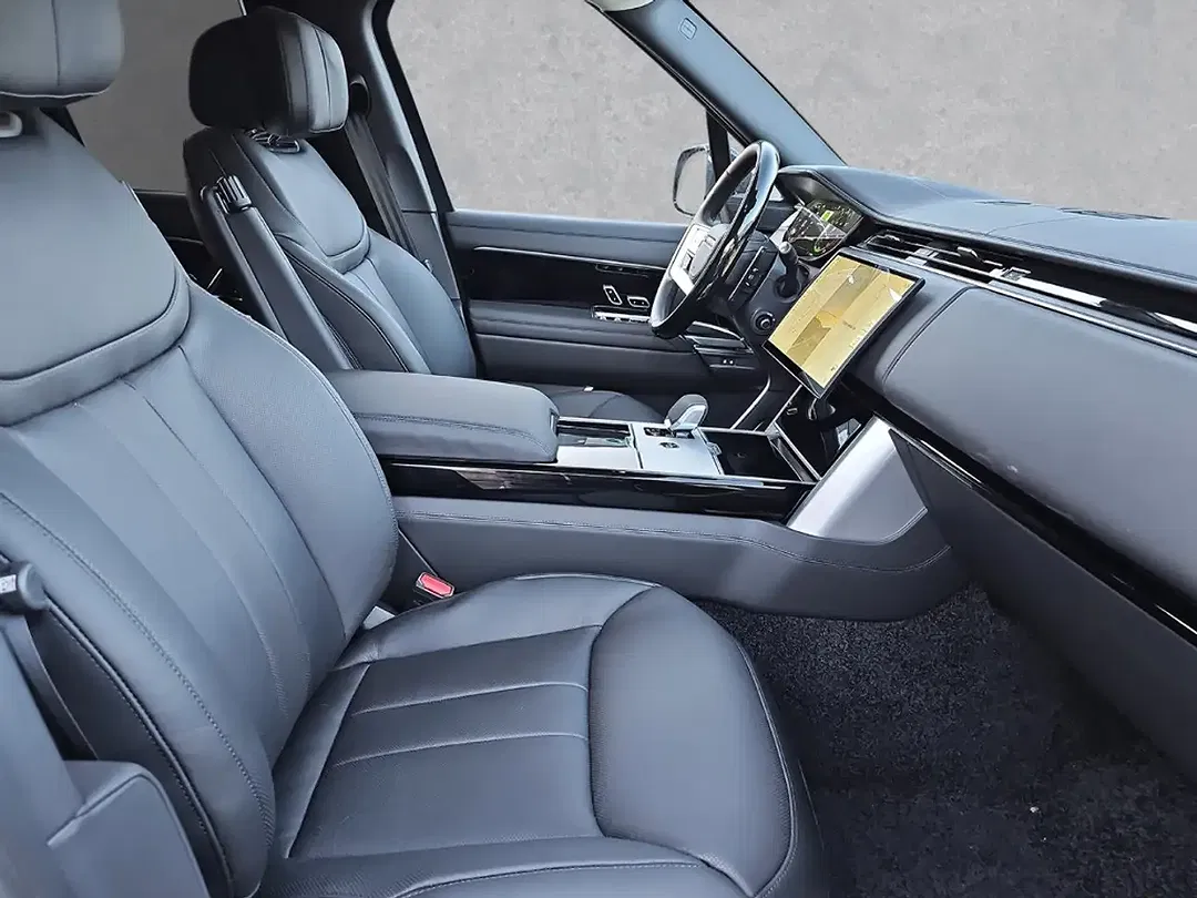 Land Rover Range Rover P550e Autobiography - Thumbnail 3