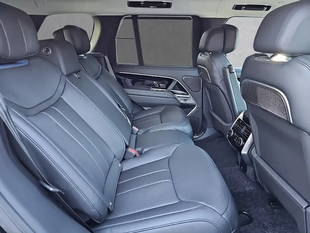 Land Rover Range Rover P550e Autobiography - Thumbnail 5