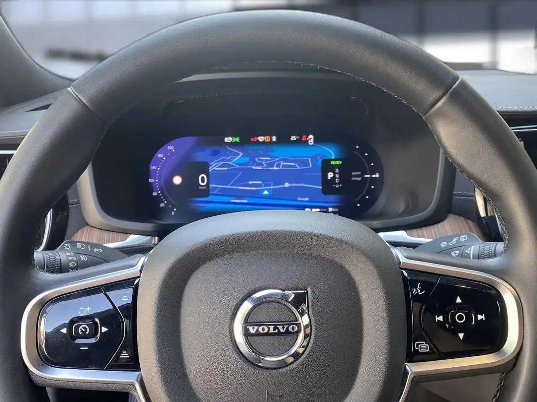 Volvo V60 PHEV Hybrid AWD Recharge Ultra Dark - Thumbnail 13