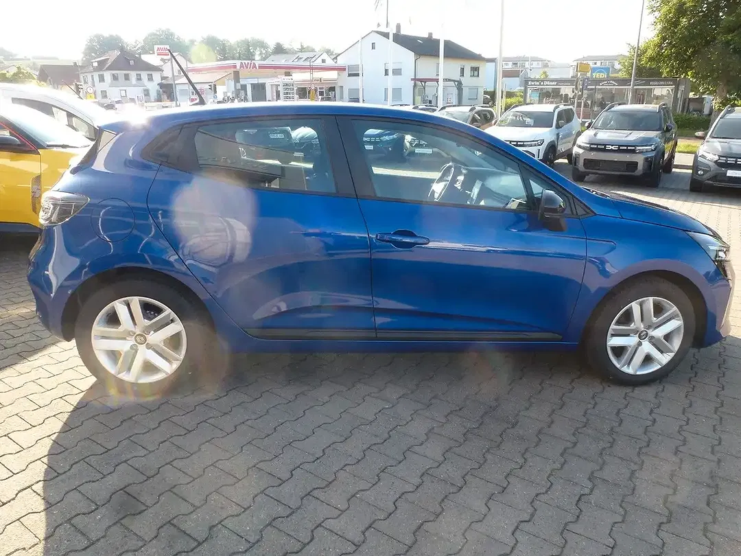 Renault Clio Evolution - Thumbnail 4