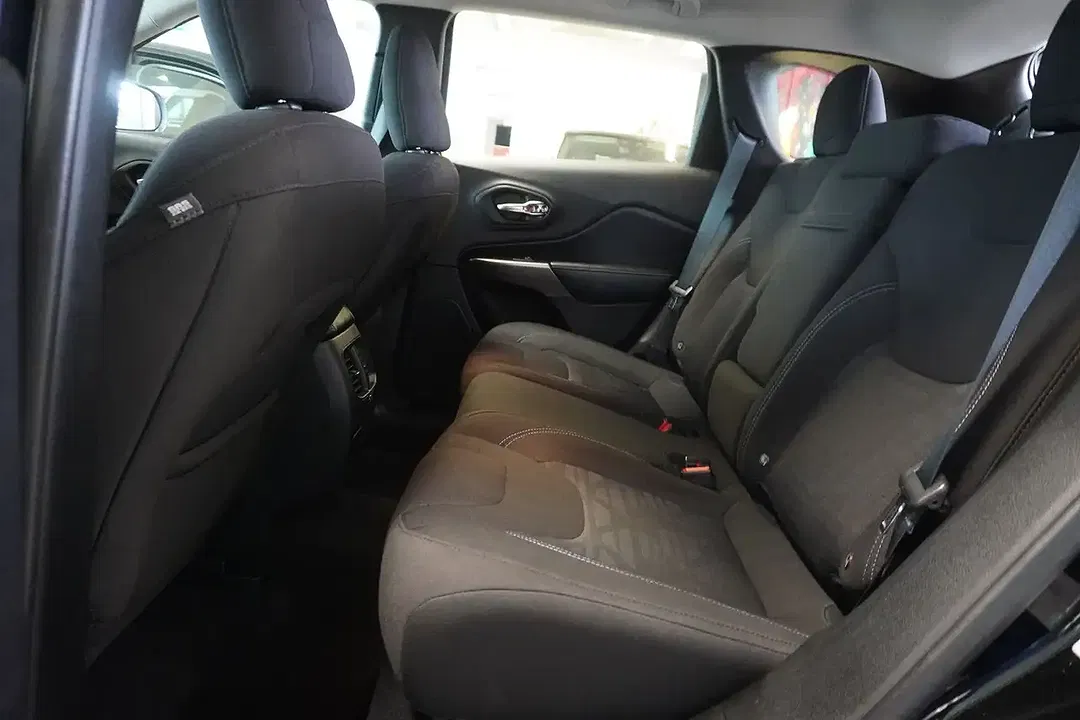 Jeep Cherokee 4x4 Longitude - Thumbnail 9