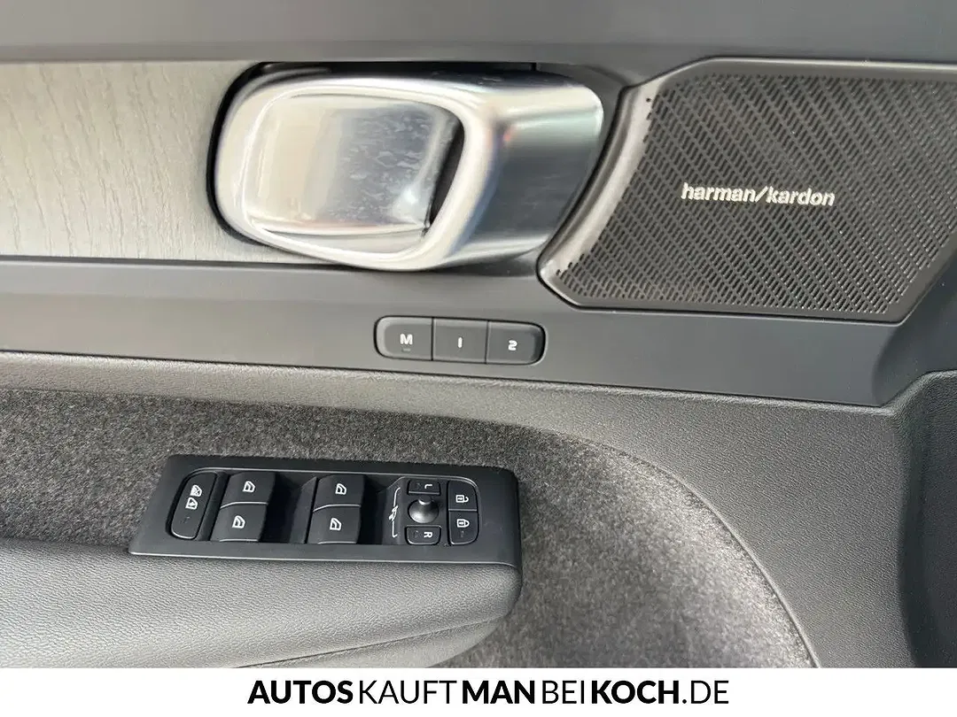 Volvo XC40 B3 Ultra Dark - Thumbnail 12