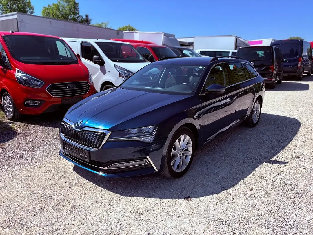 Skoda Superb iV Combi - foto 1