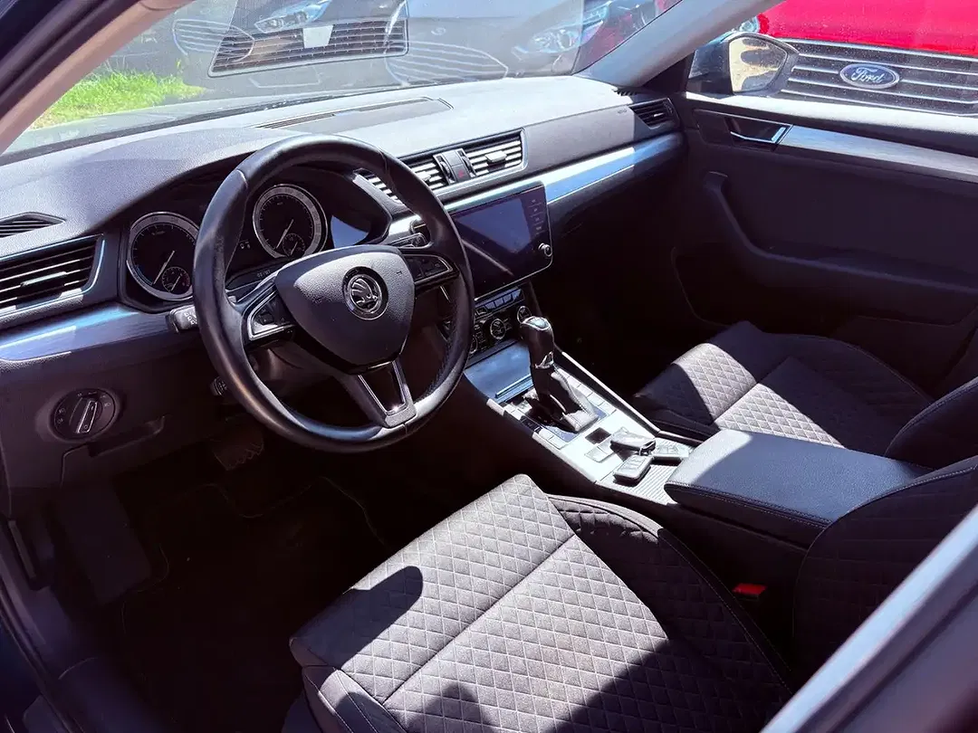 Skoda Superb iV Combi - foto 12