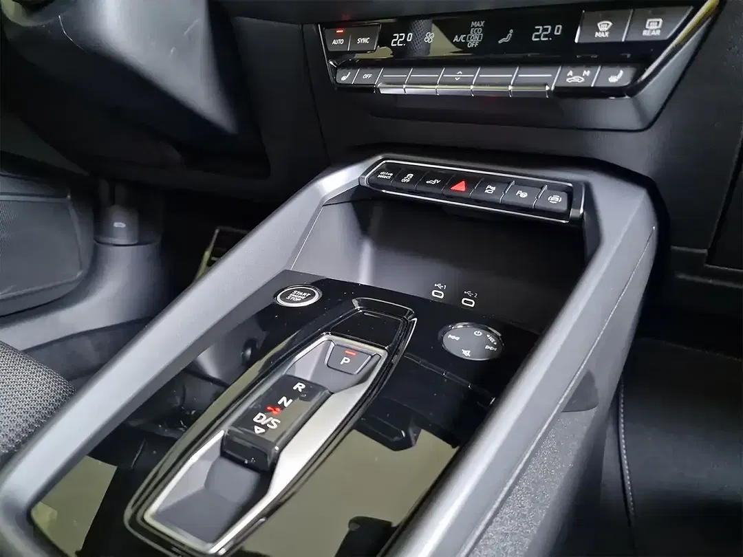 Audi A3 TFSI e S tronic Sportback S line - Thumbnail 9