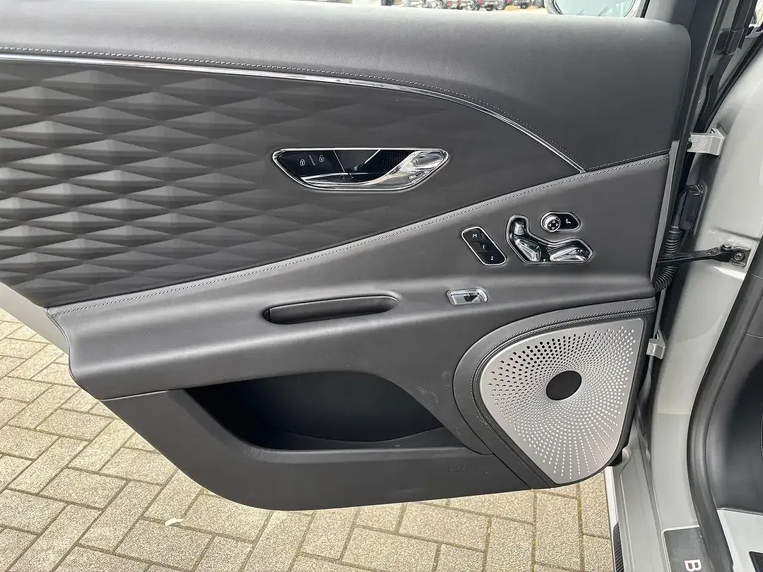 Bentley Flying Spur 6.0 W12 - Thumbnail 19