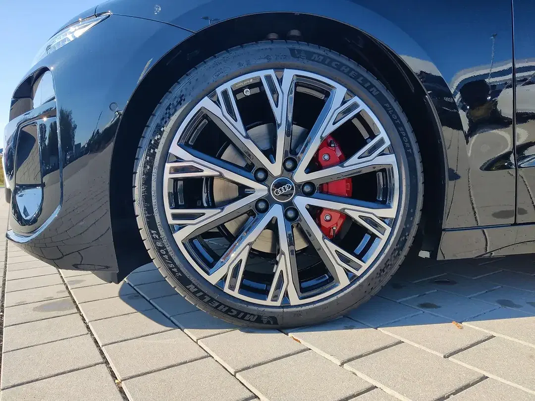 Audi A6 e-tron quattro Avant S line - Thumbnail 8