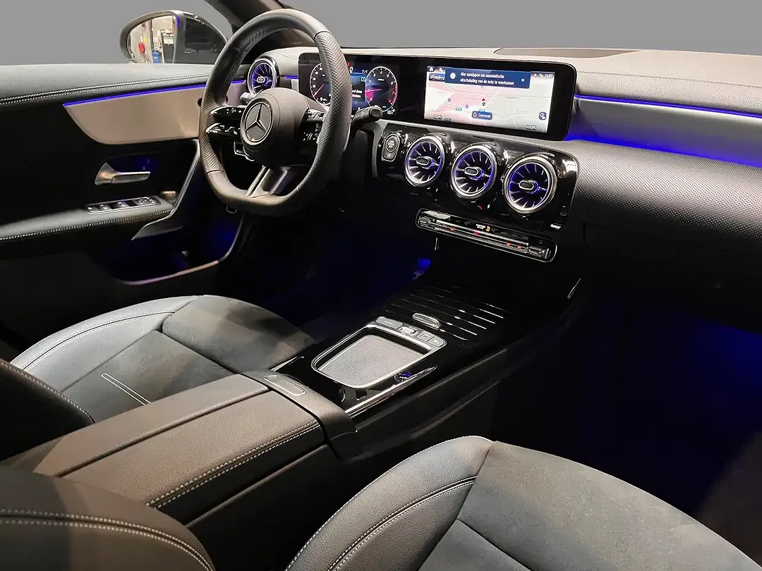 Mercedes-Benz CLA 200 AMG Line - Thumbnail 10