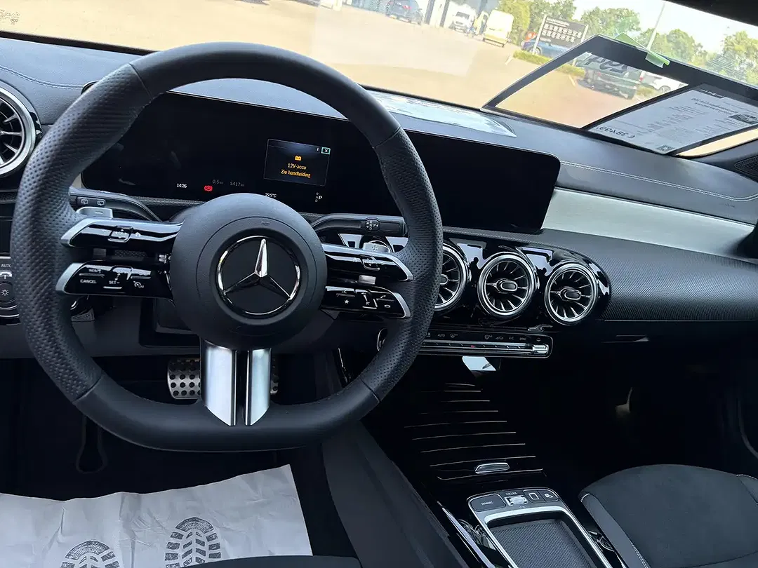 Mercedes-Benz CLA 200 AMG Line - Thumbnail 12