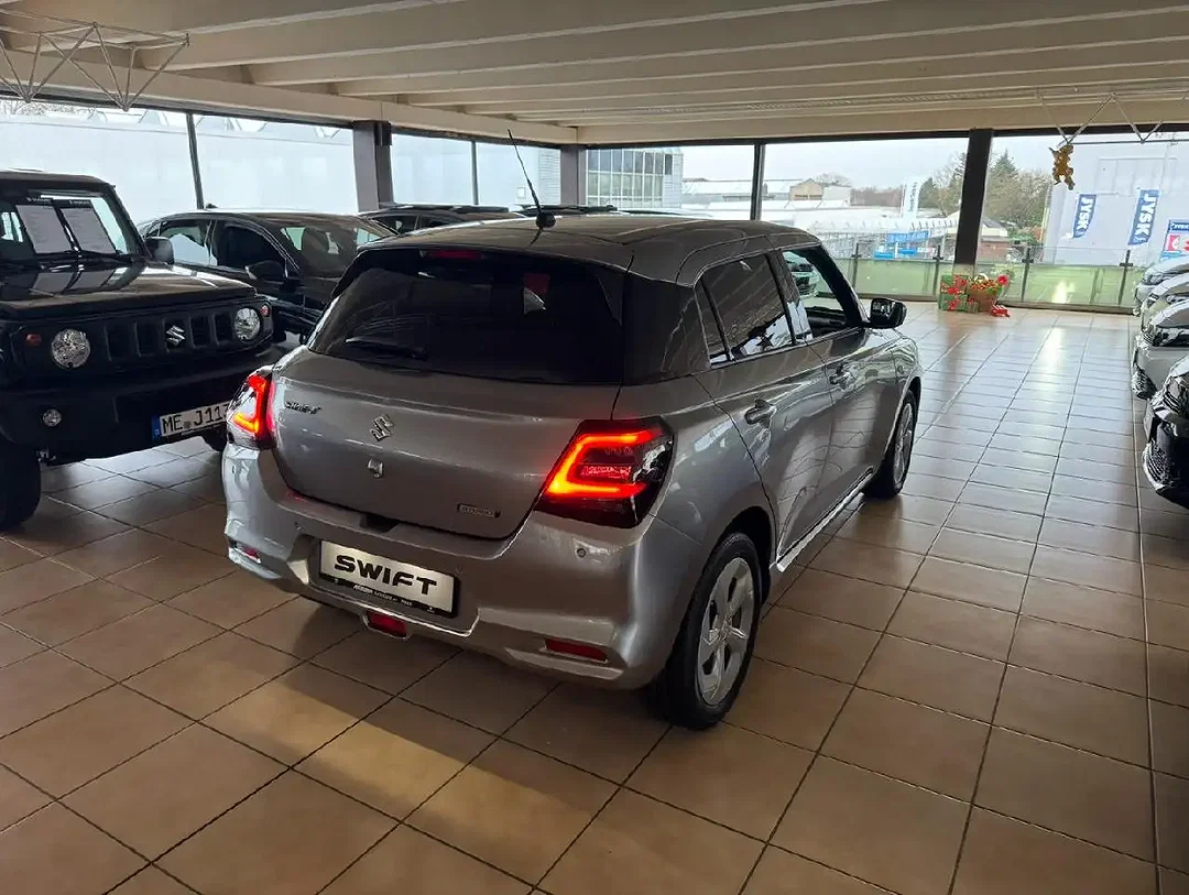 Suzuki Swift Hybrid 1.2 Dualjet Comfort - Afbeelding 1