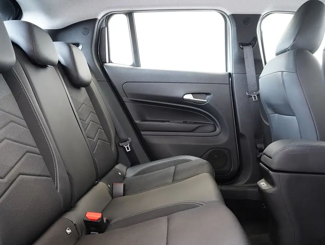 Jeep Avenger 1.2 T-GDI Altitude - Thumbnail 14