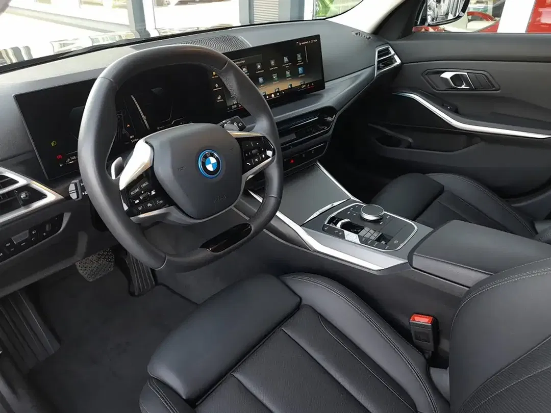 BMW 330 PHEV AUT Touring - Thumbnail 10