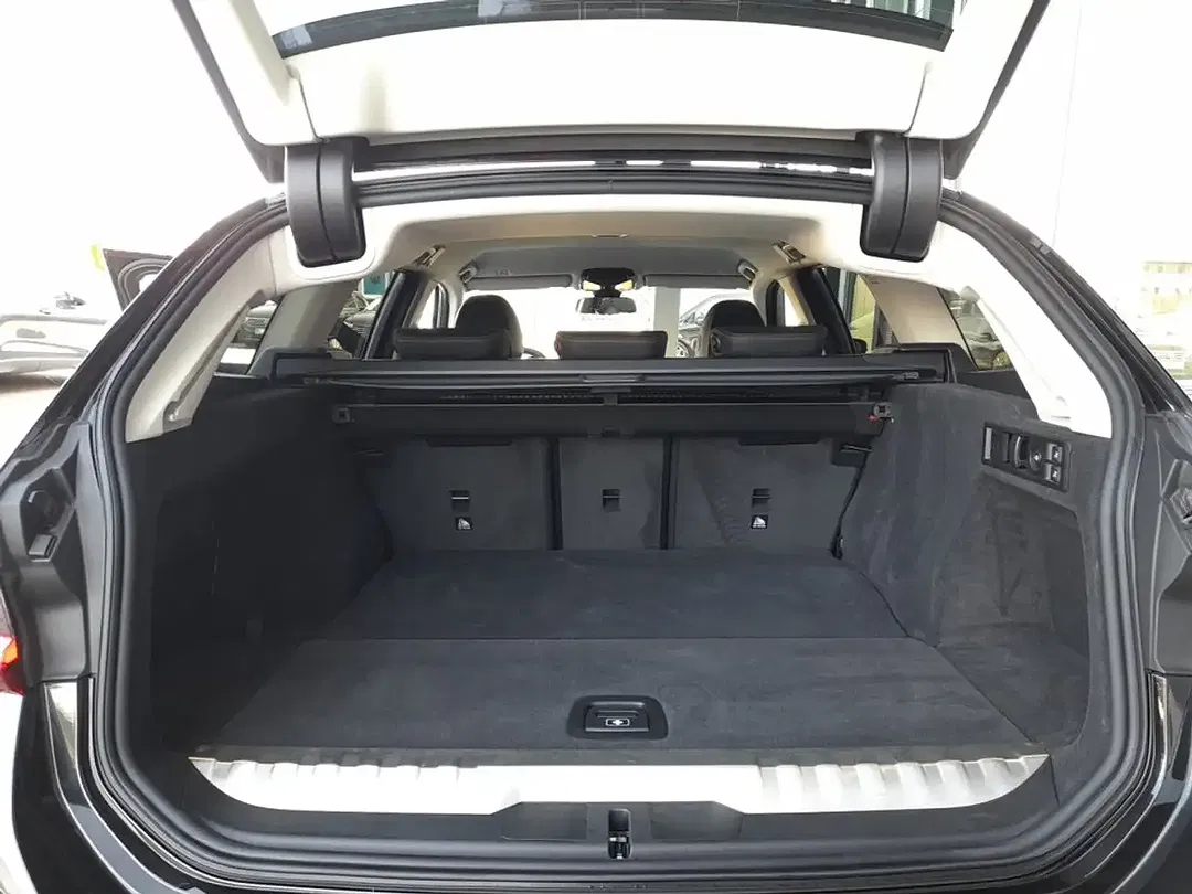 BMW 330 PHEV AUT Touring - Thumbnail 14