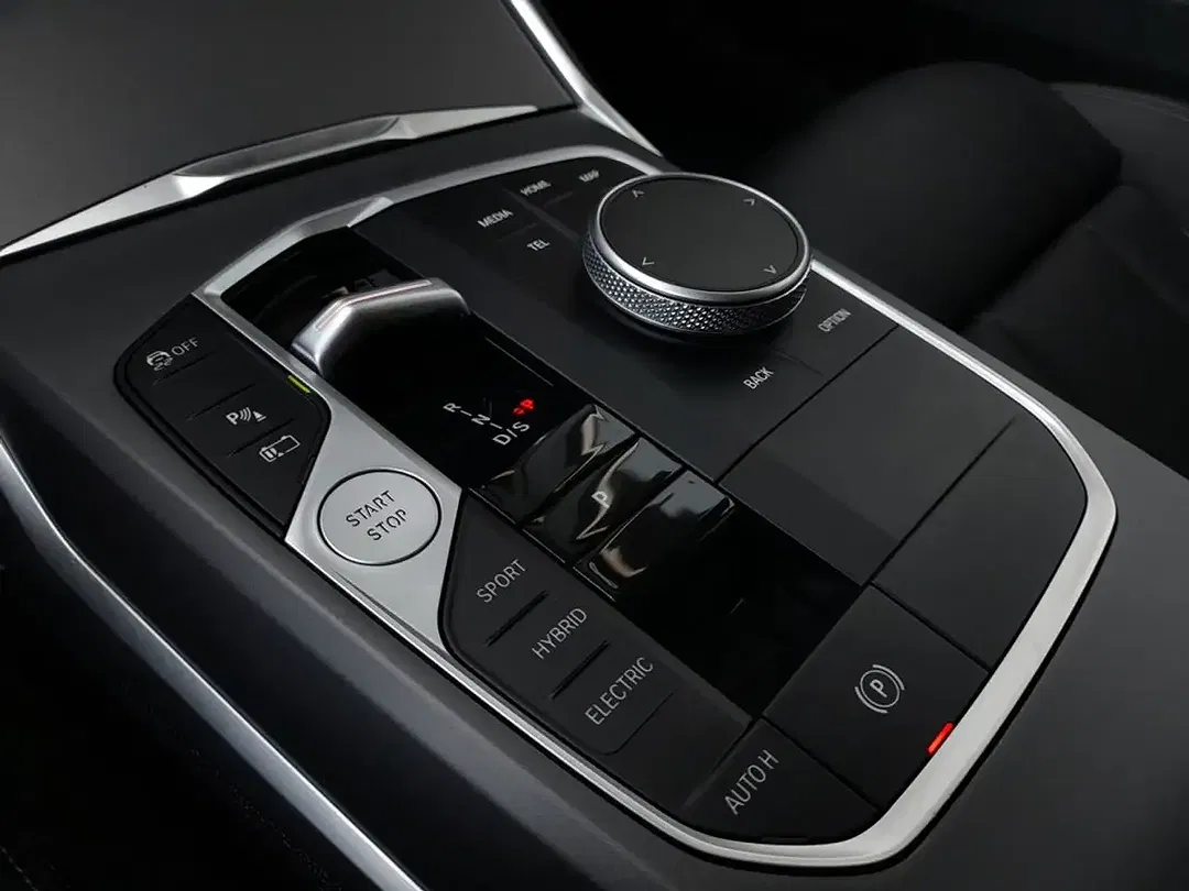BMW 330 PHEV AUT Touring - Thumbnail 7