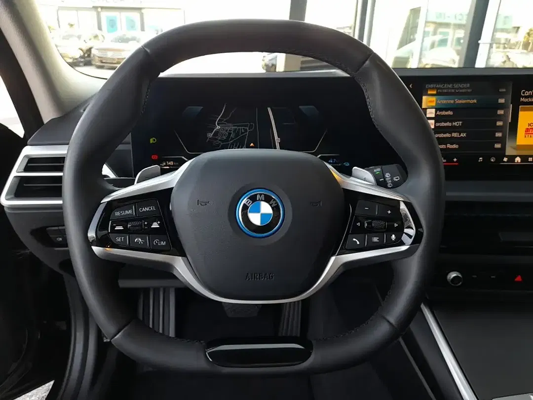 BMW 330 PHEV AUT Touring - Thumbnail 9