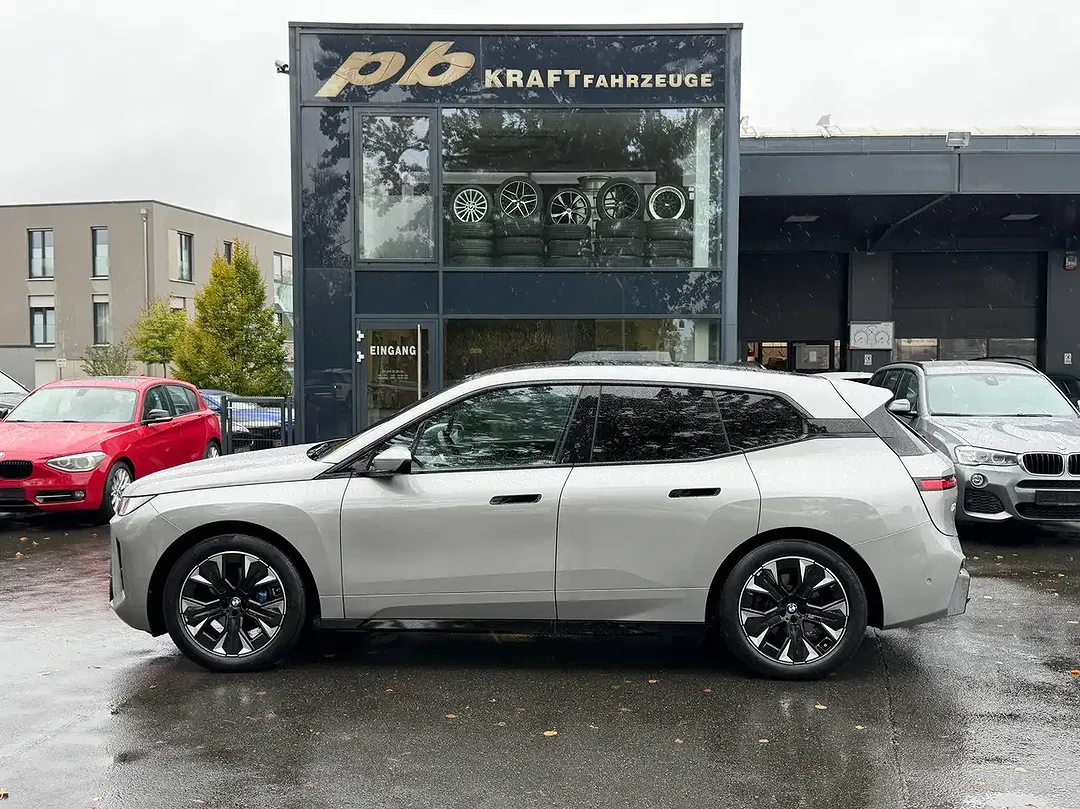 BMW iX M Sport Lounge - foto 1