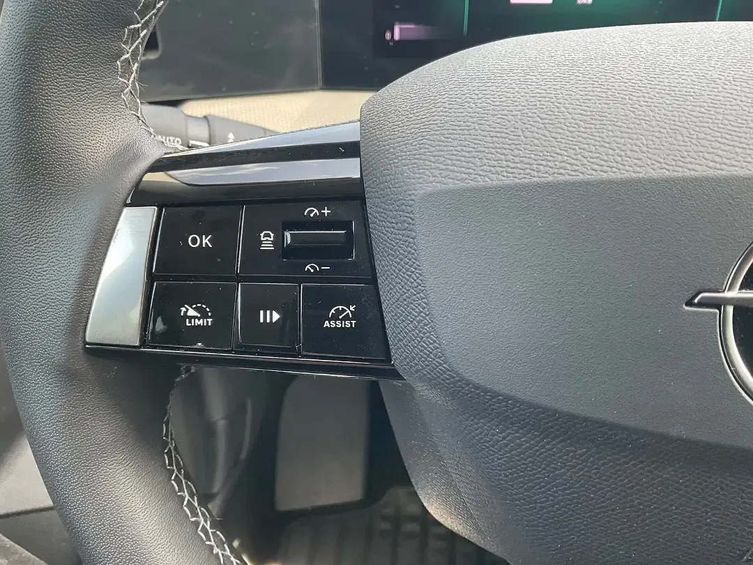 Opel Astra 1.2 Turbo Elegance - Thumbnail 9