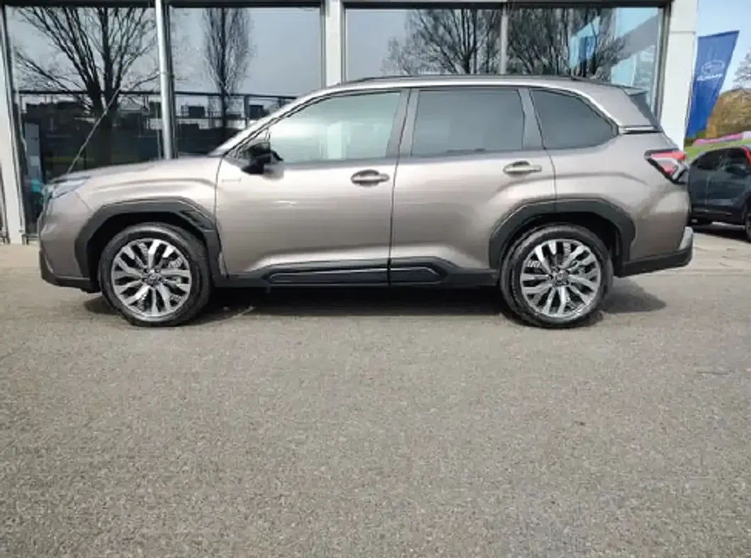 Subaru Forester Platinum - Thumbnail 4
