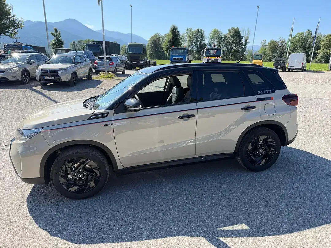 Suzuki Vitara Hybrid 1.4 BOOSTERJET AllGrip Comfort+ - Thumbnail 8