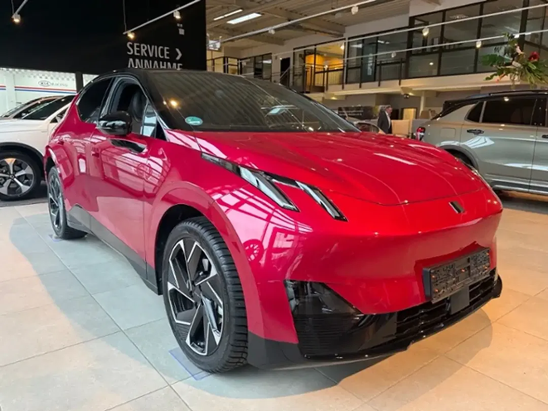 Lynk & Co 02 - foto 1