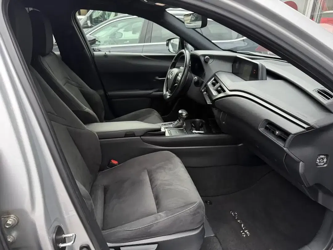 Lexus UX 250h 4x4 Executive - Thumbnail 11