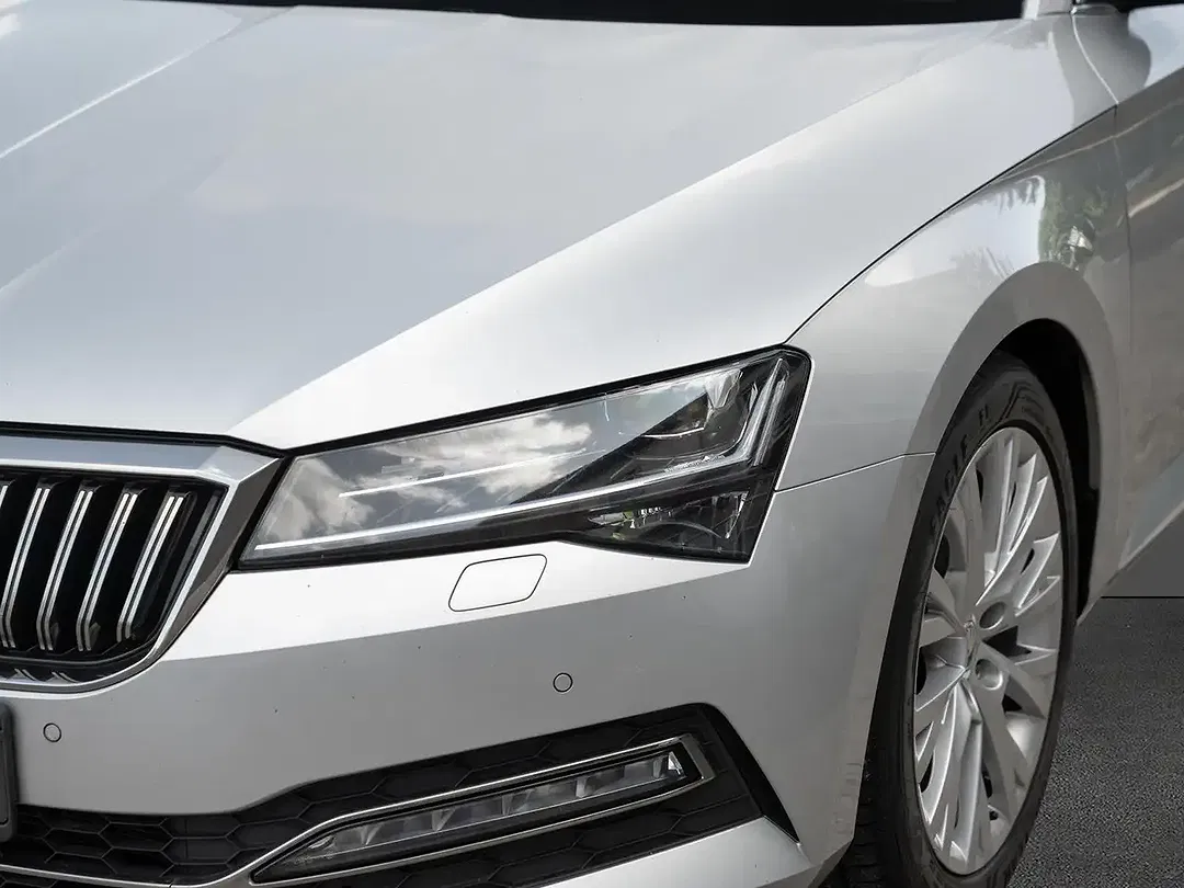 Skoda Superb Style - Thumbnail 10