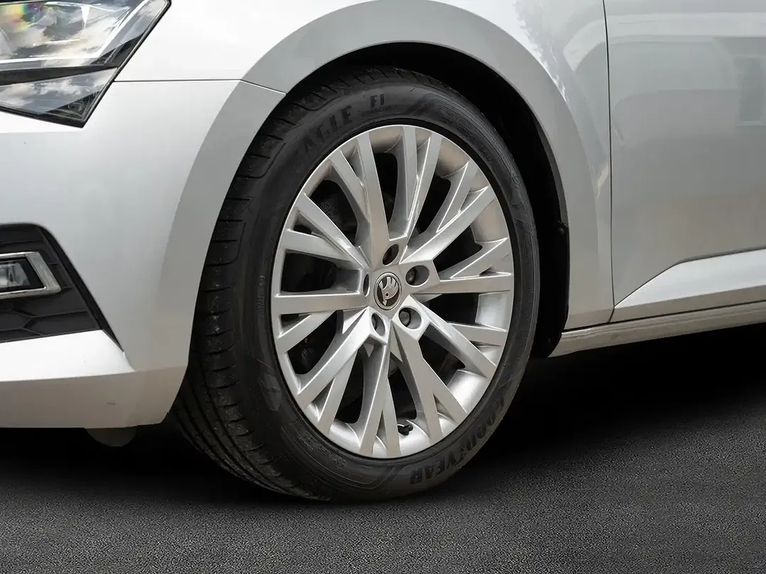 Skoda Superb Style - Thumbnail 9