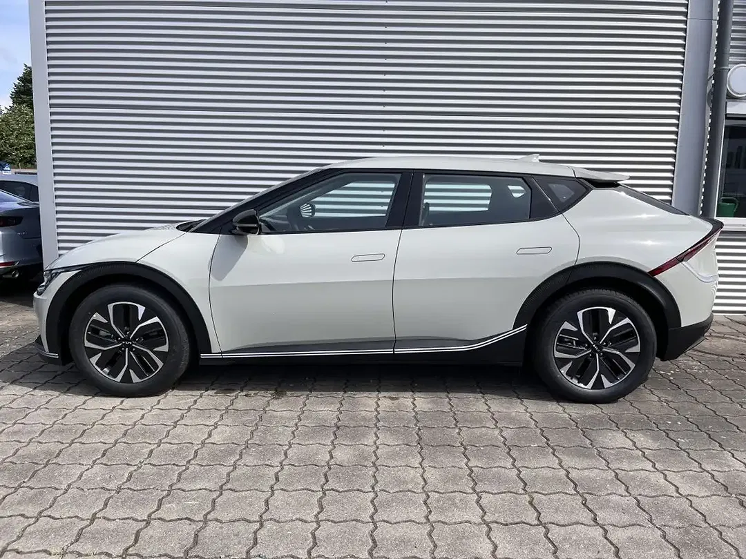 Kia EV6 - Thumbnail 4