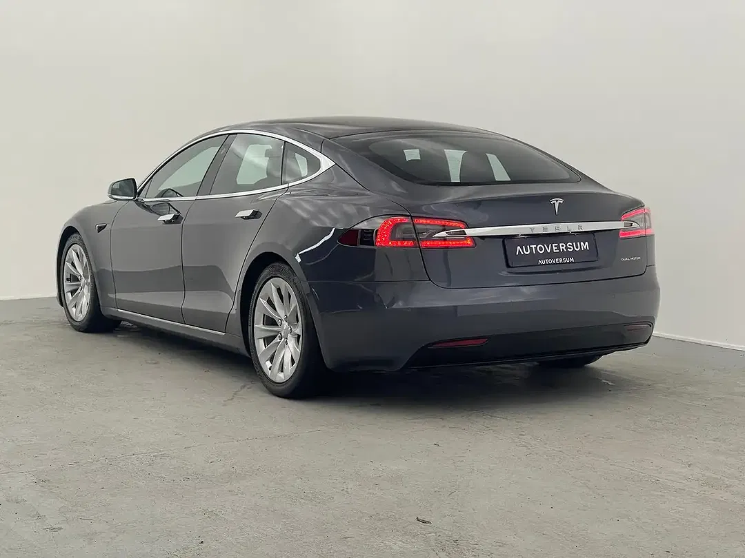 Tesla Model S Long Range - Thumbnail 10