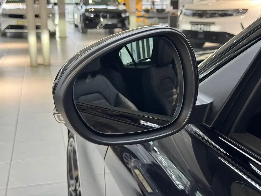 Alfa Romeo Giulia 2.0 Turbo Q4 - Thumbnail 9