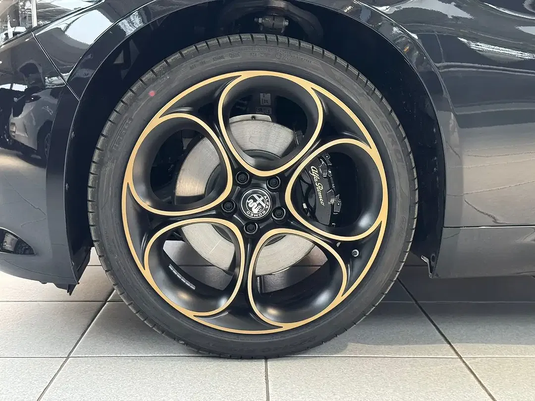 Alfa Romeo Giulia 2.0 Turbo Q4 - foto 2