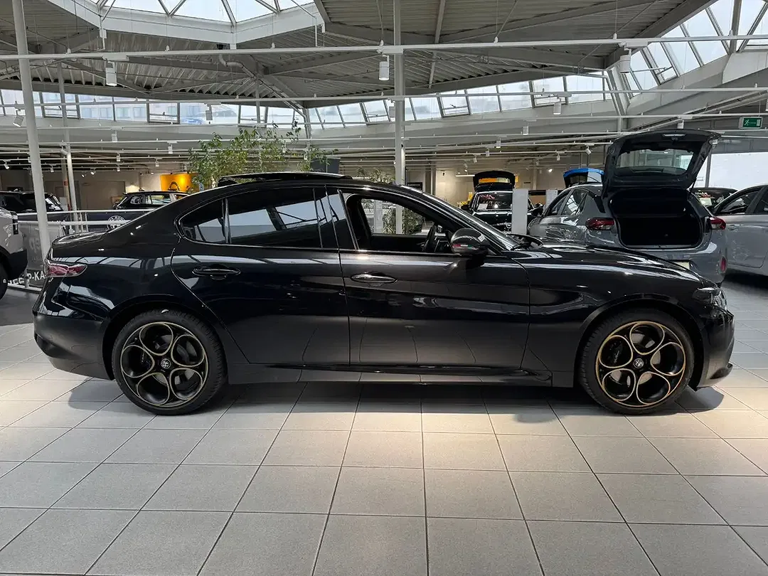 Alfa Romeo Giulia 2.0 Turbo Q4 - Thumbnail 5