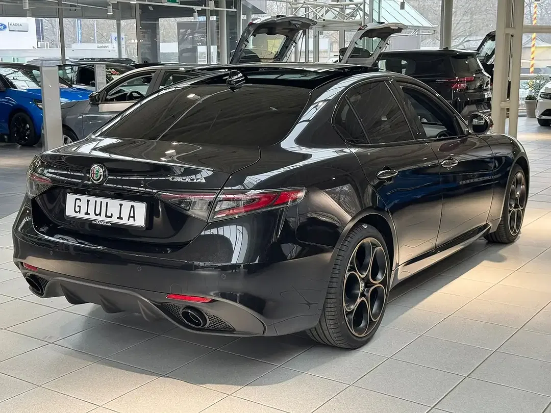 Alfa Romeo Giulia 2.0 Turbo Q4 - Thumbnail 6