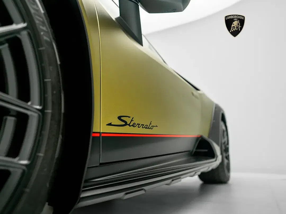 Lamborghini Huracán Sterrato - Thumbnail 10