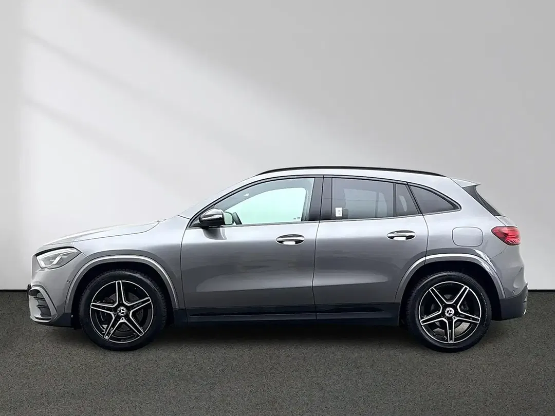 Mercedes-Benz GLA 200 AMG Night - Thumbnail 2