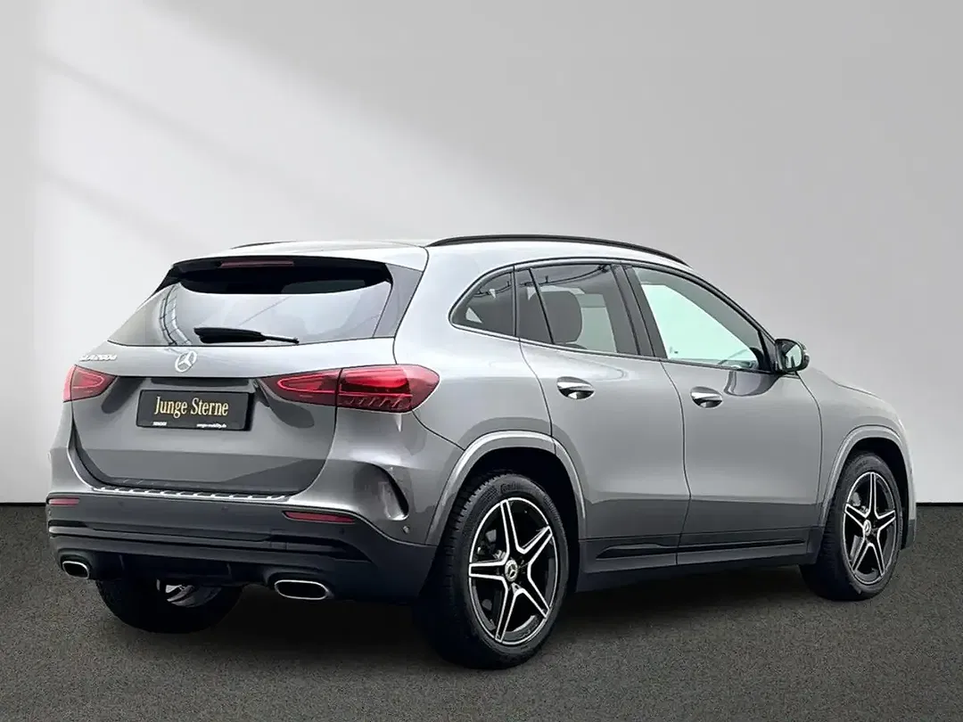 Mercedes-Benz GLA 200 AMG Night - Thumbnail 3